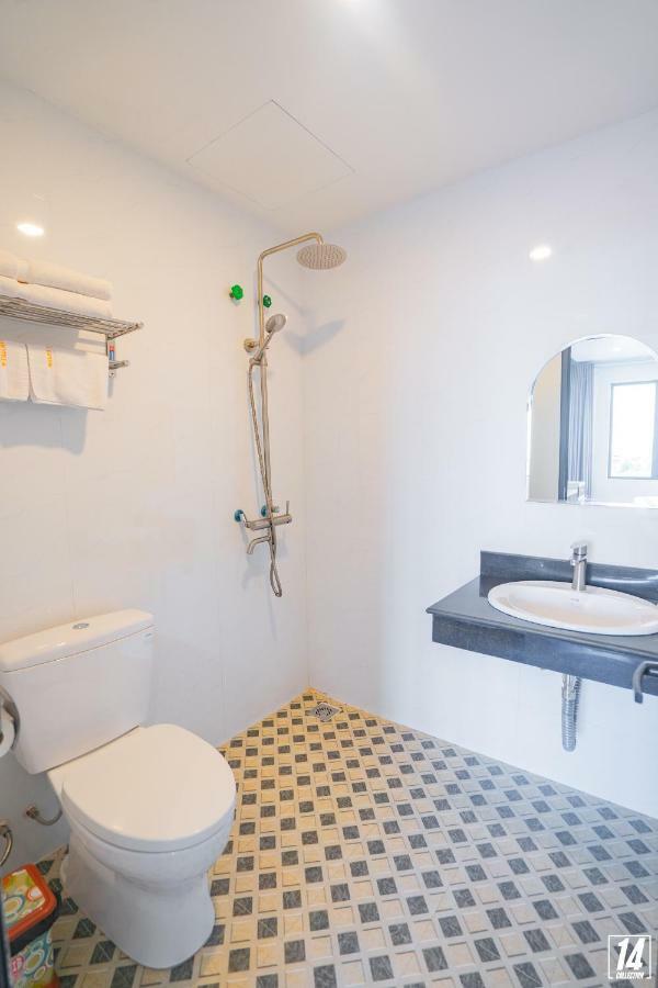 Luffy Hotel Uong Bi Exterior photo